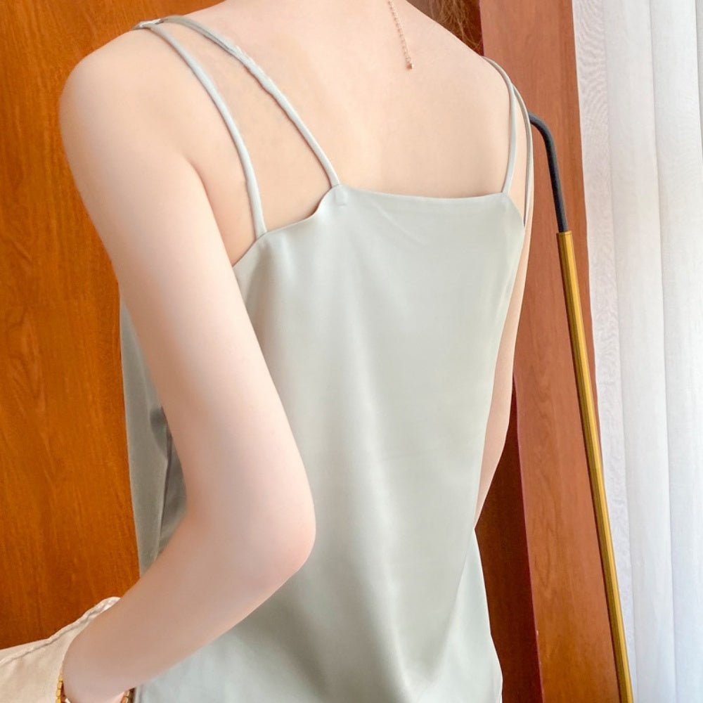 サテンVネックノースリーブトップス