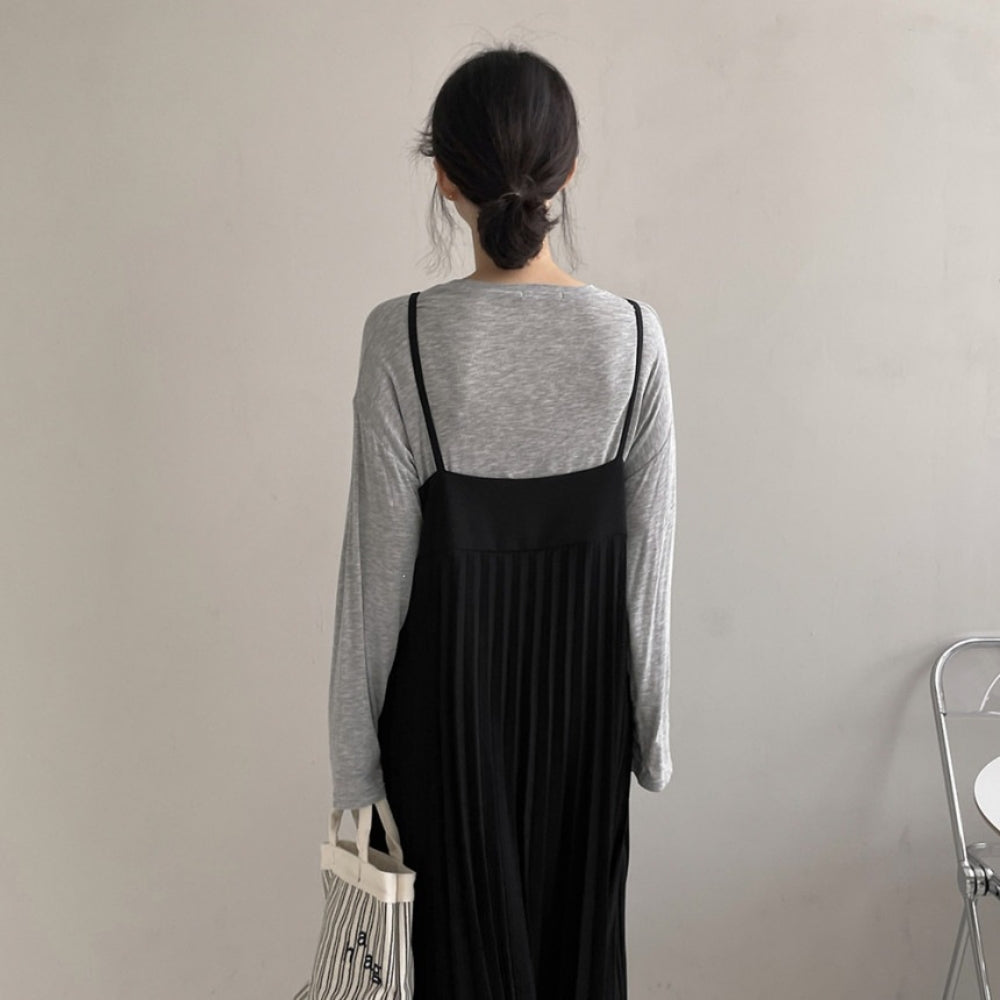 プリーツスリムキャミワンピース