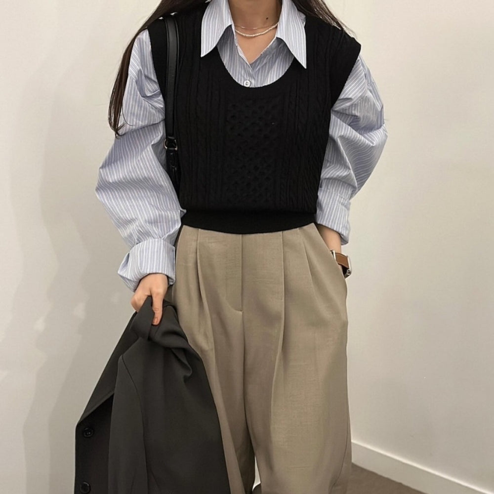 ラウンドネックケーブルニットベスト