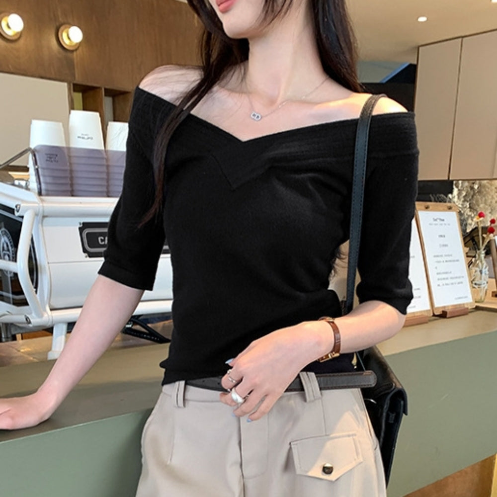 オフショル風Vネックニットソートップス