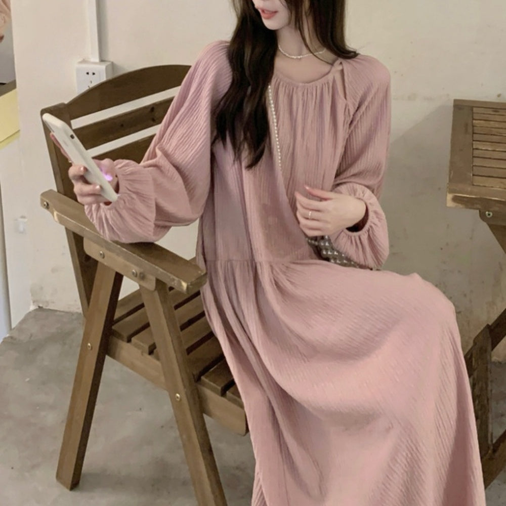 プリーツ加工長袖ワンピース