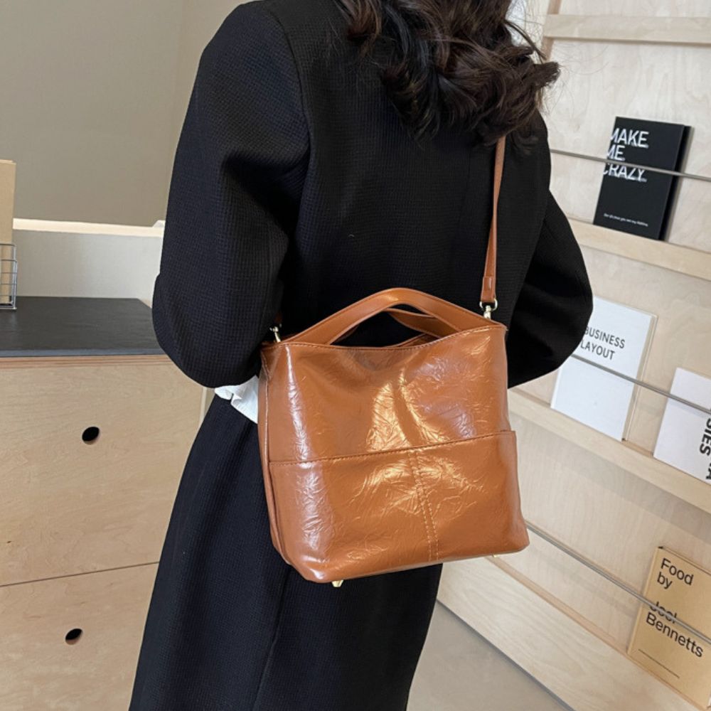 合皮製外ポケット付き2wayトートバッグ｜オフィスカジュアル