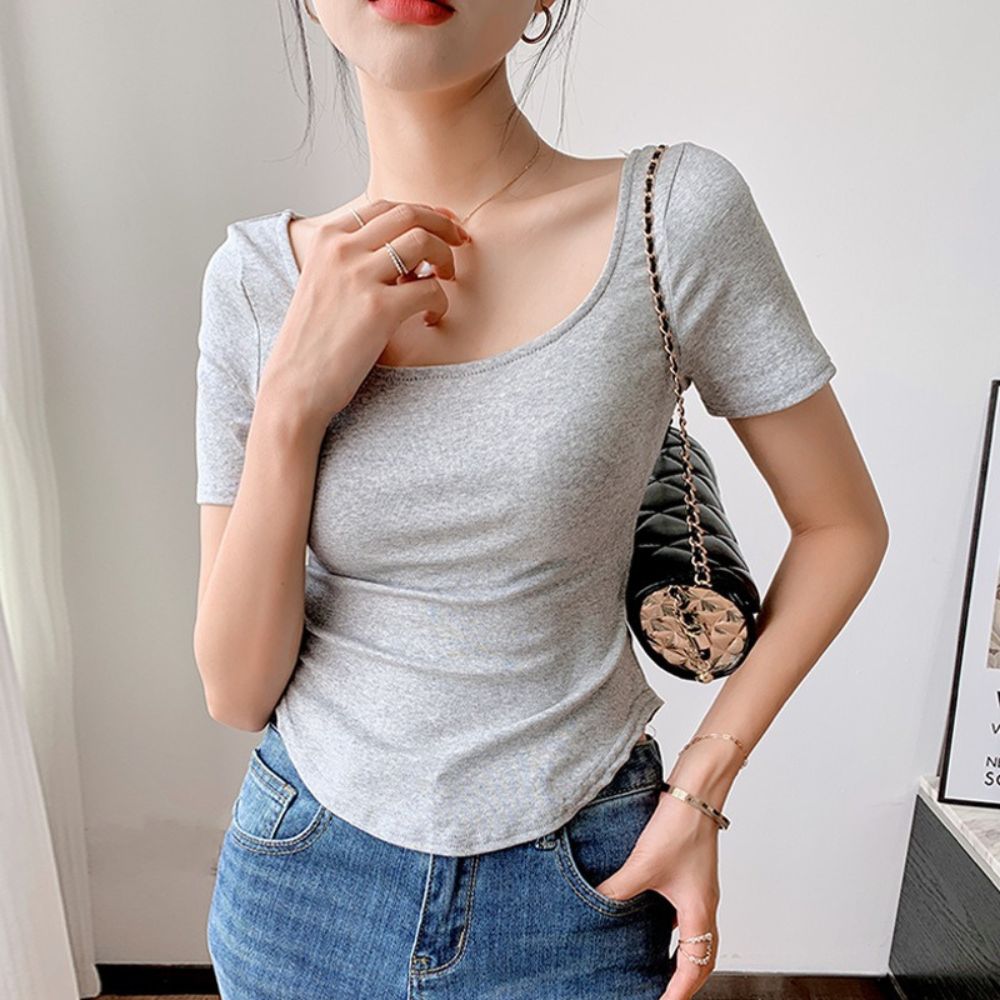 スリムフィットシンプルTシャツ