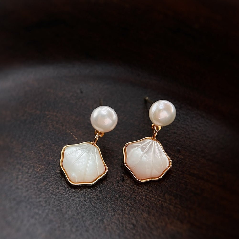 シェルモチーフパールイヤリング/ピアス｜オフィスカジュアル レディース 通販【ミレジェネ】