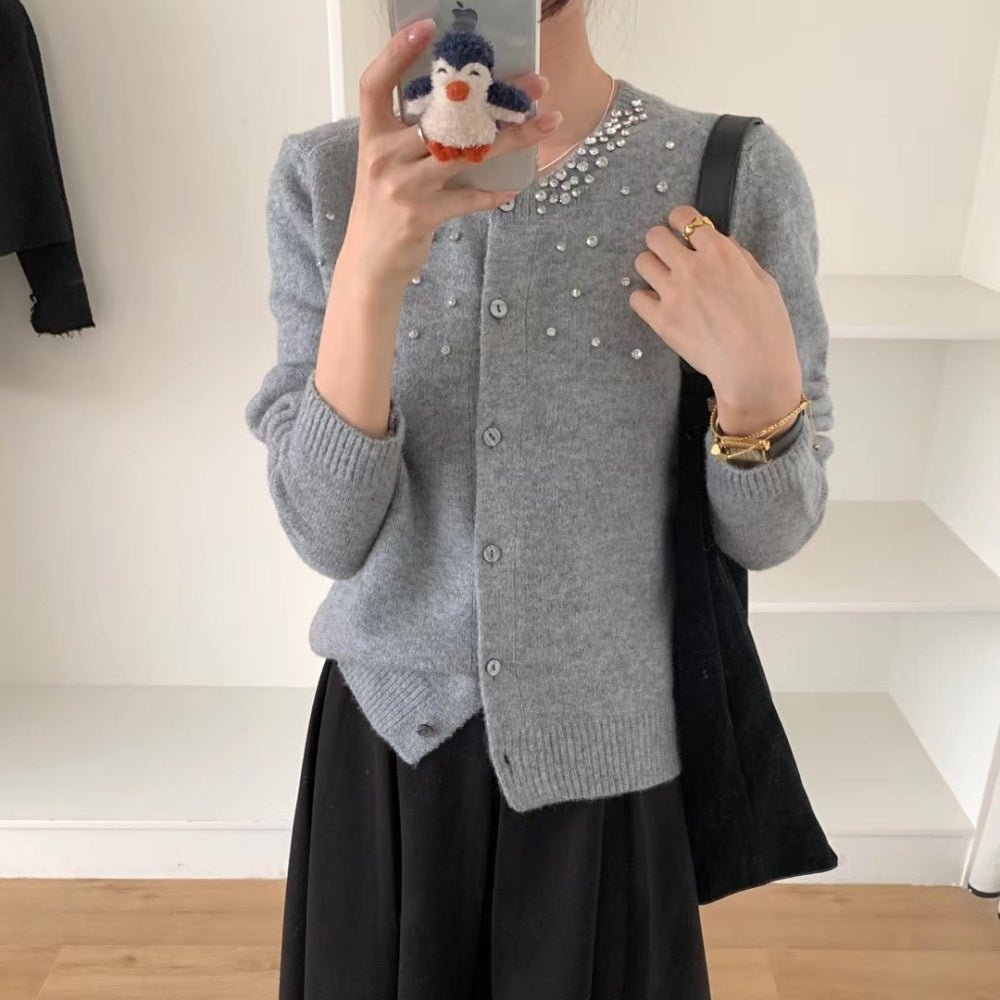 ビジューアクセントクルーネックカーディガン｜オフィスカジュアル レディース 通販【ミレジェネ】