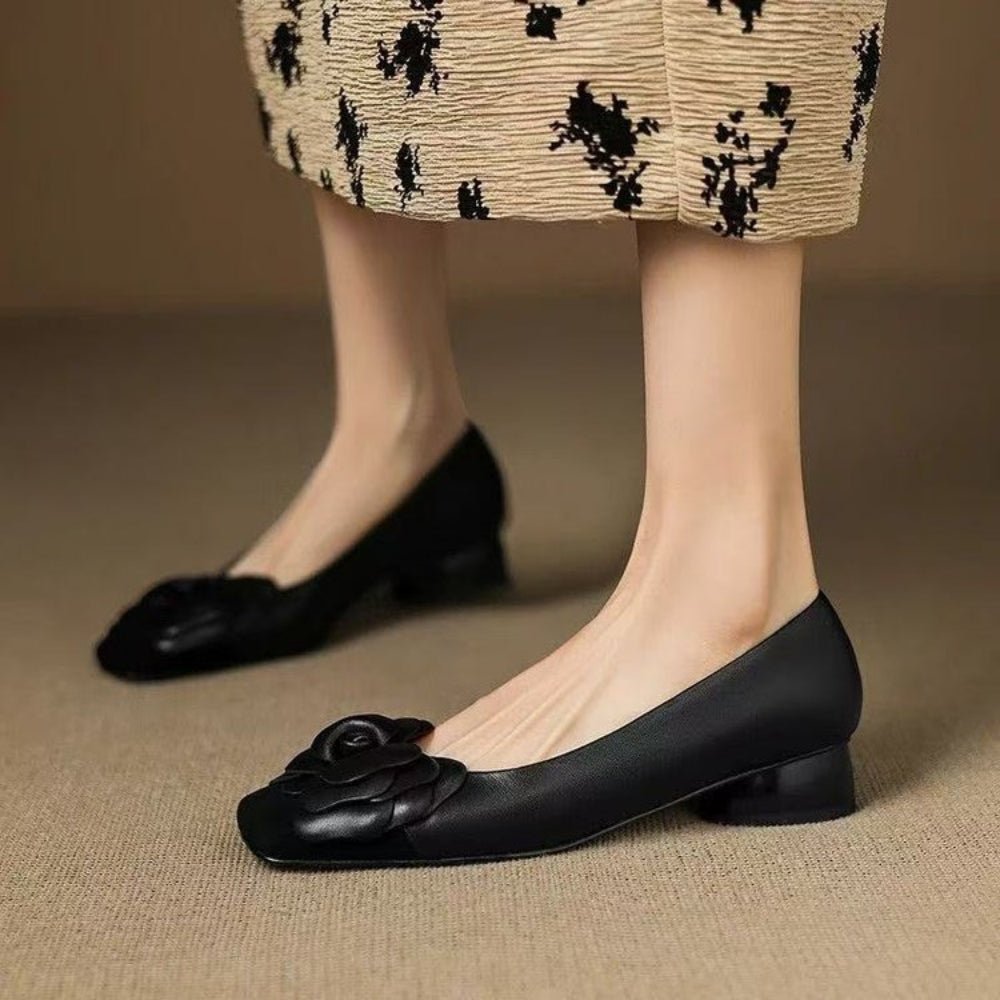 カメリアローヒールパンプス｜オフィスカジュアル レディース 通販【ミレジェネ】