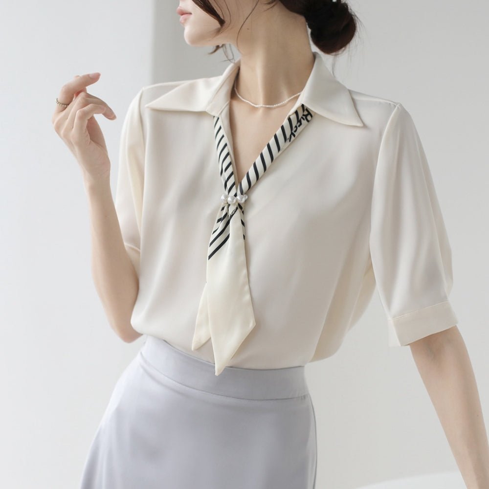 【骨格ストレートさんにおすすめ】アクセントスカーフ半袖ブラウス[ミレジェネ]｜オフィスカジュアル レディース 通販【ミレジェネ】