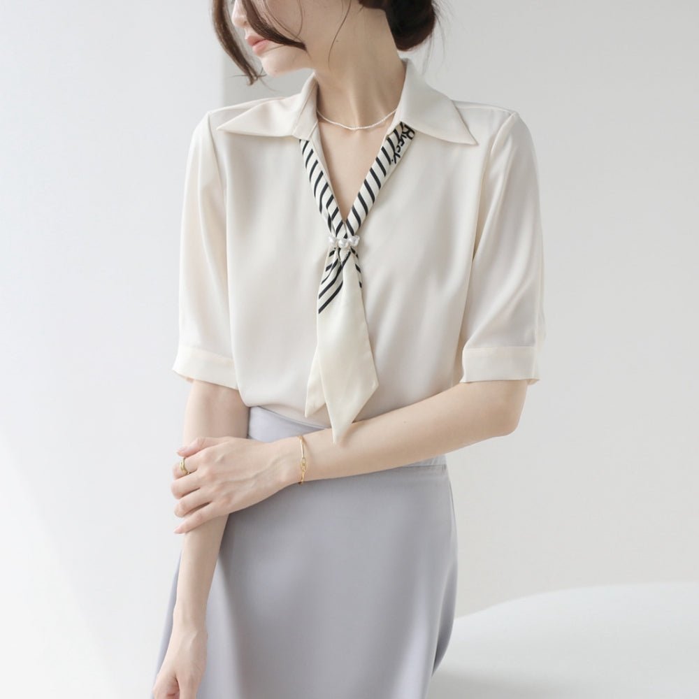 【骨格ストレートさんにおすすめ】アクセントスカーフ半袖ブラウス[ミレジェネ]｜オフィスカジュアル レディース 通販【ミレジェネ】