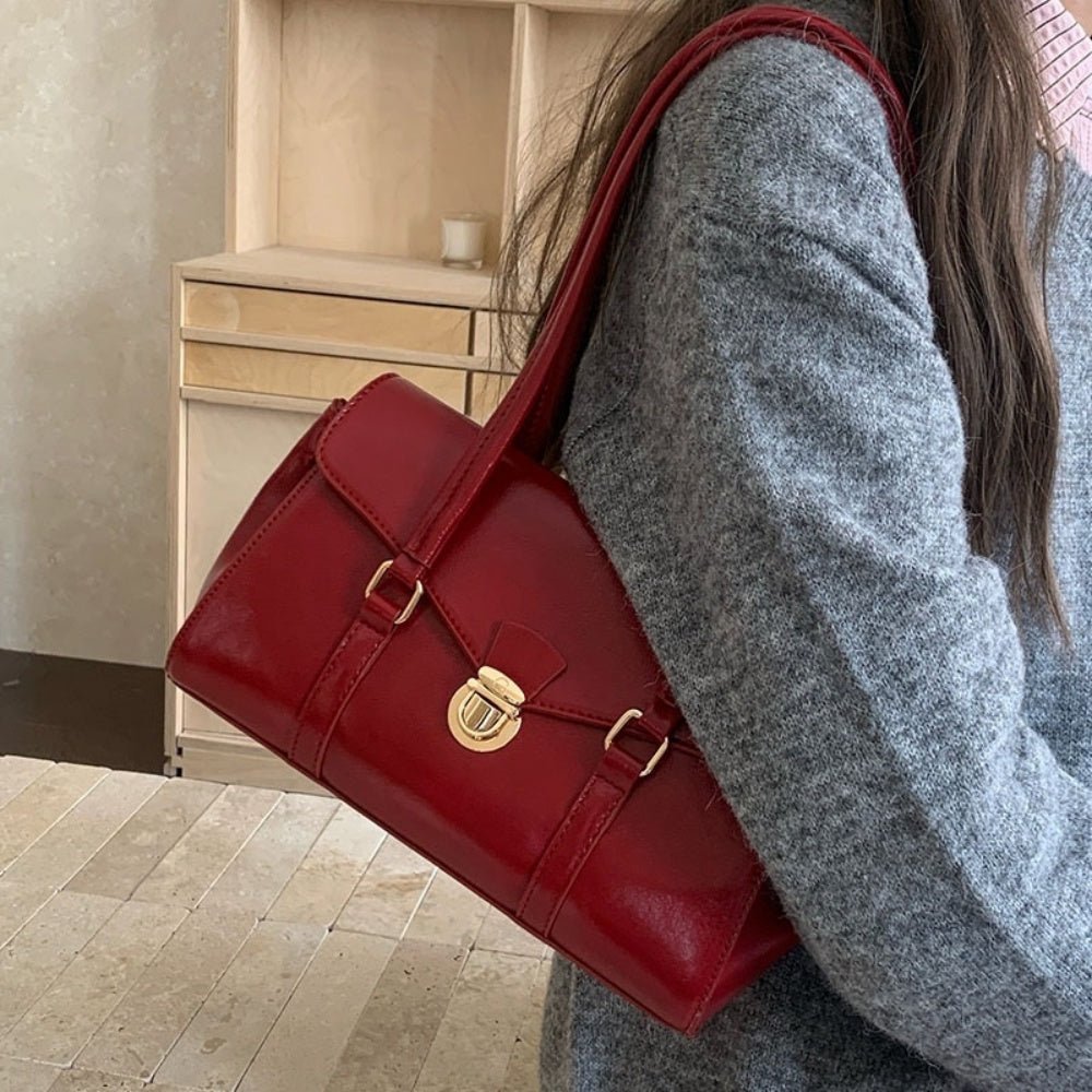 金具付き横長フラップバッグ｜オフィスカジュアル レディース 通販【ミレジェネ】