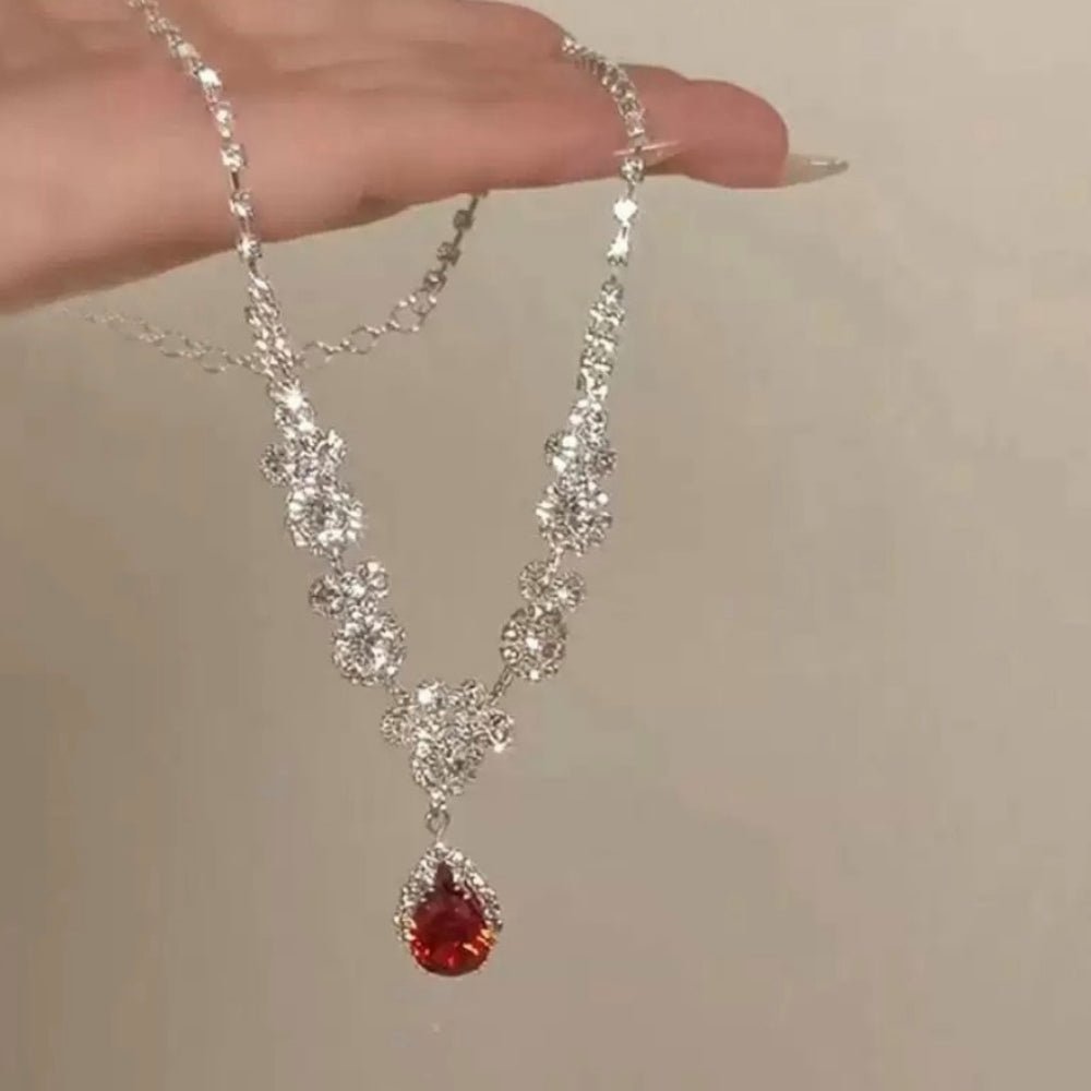 ティアドロップビジューネックレス｜オフィスカジュアル レディース 通販【ミレジェネ】