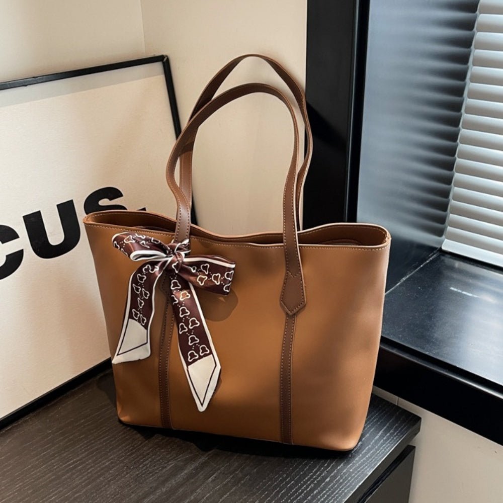 大容量合皮製スカーフ風飾り付き肩掛けバッグ｜オフィスカジュアル