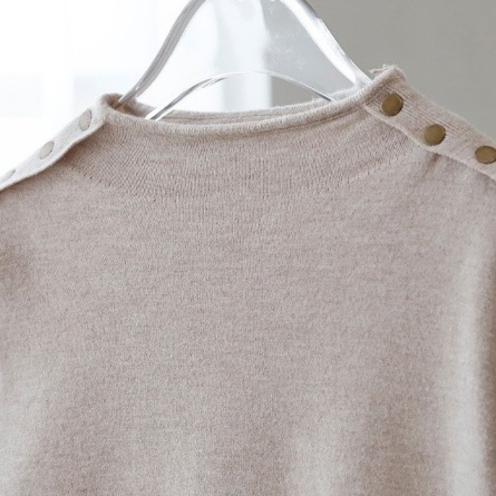 金ボタン付ハイネックセーター｜オフィスカジュアル レディース 通販【ミレジェネ】