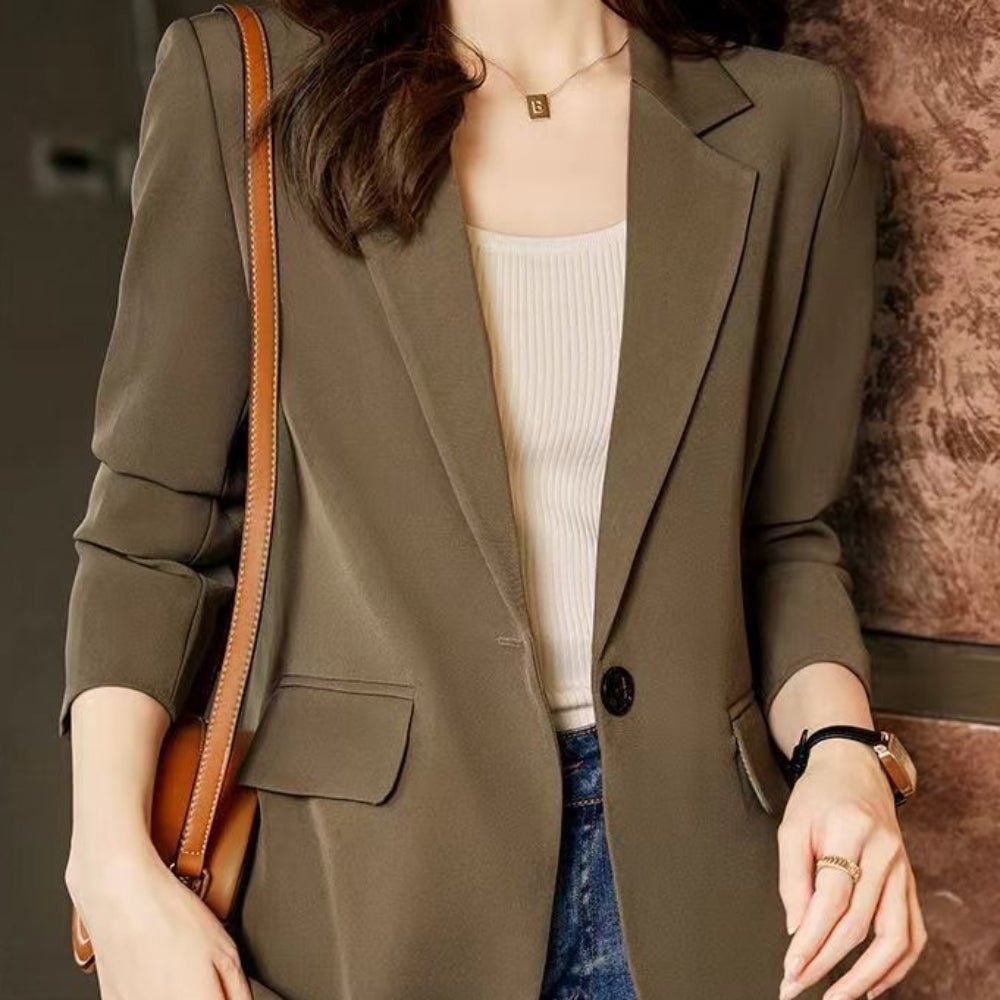 後ろスリットテーラードジャケット｜オフィスカジュアル レディース 通販【ミレジェネ】