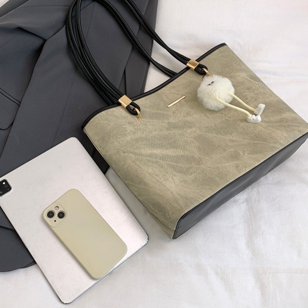 チャーム付きスクエアショルダーバッグ｜オフィスカジュアル レディース 通販【ミレジェネ】