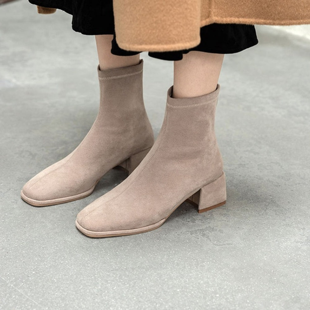 スクエアトゥチャンキーヒールブーツ｜オフィスカジュアル レディース