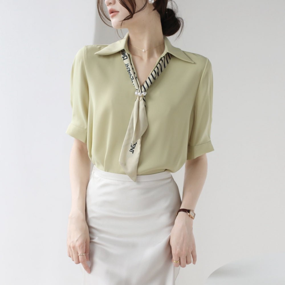 【骨格ストレートさんにおすすめ】アクセントスカーフ半袖ブラウス[ミレジェネ]｜オフィスカジュアル レディース 通販【ミレジェネ】