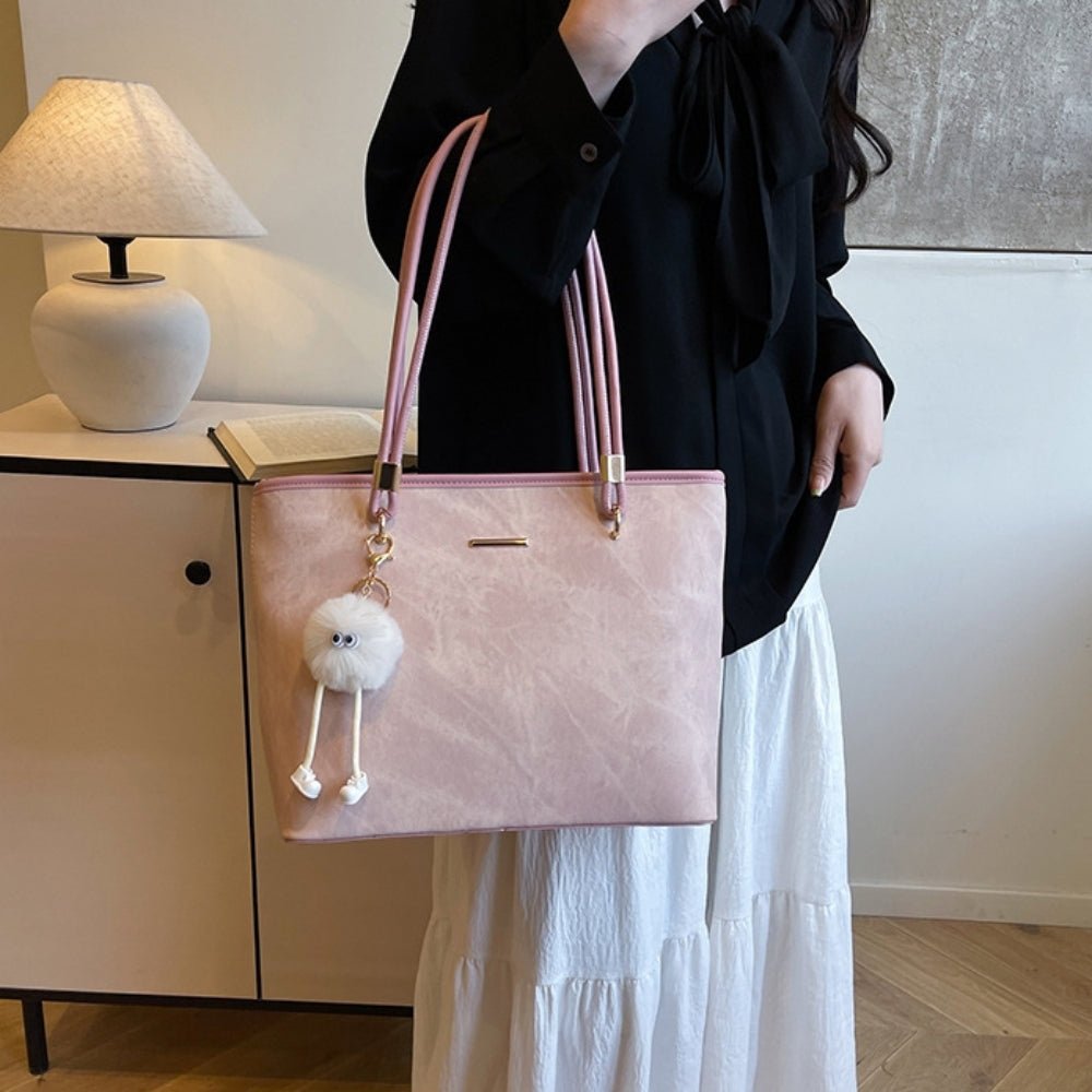 チャーム付きスクエアショルダーバッグ｜オフィスカジュアル レディース 通販【ミレジェネ】