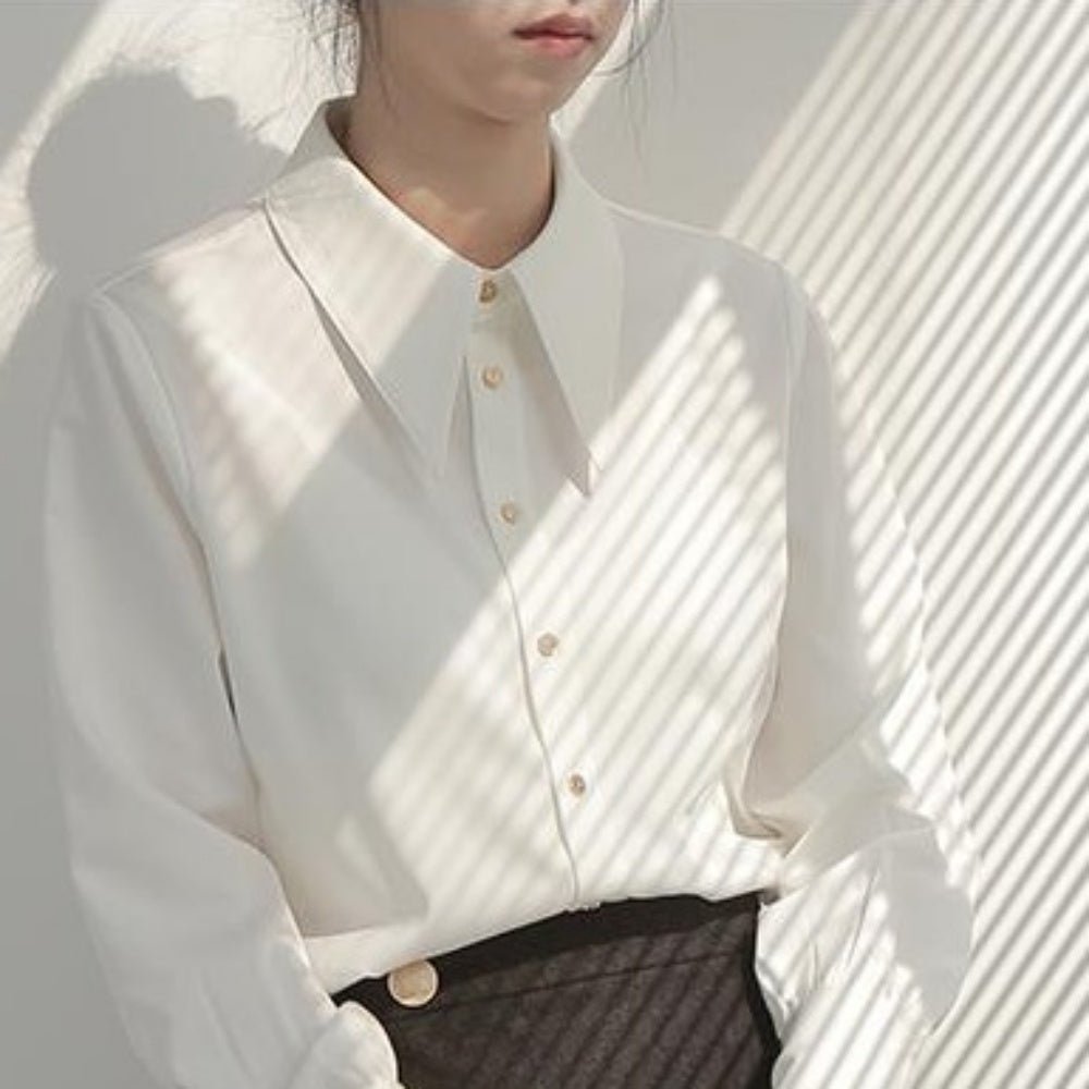 美品♡OHGA♡ビッグカラーブラウス、ホワイト 新品♡OHGA♡ビッグカラーブラウス、ホワイト