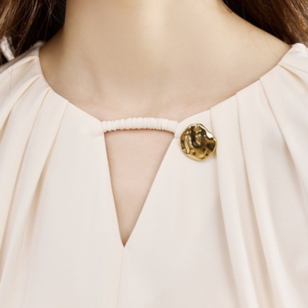 <即納>タックスリットデザインブラウス｜オフィスカジュアル レディース 通販【ミレジェネ】