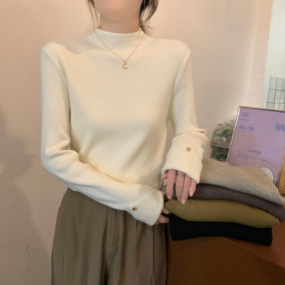 切り替えデザインハイネックニット