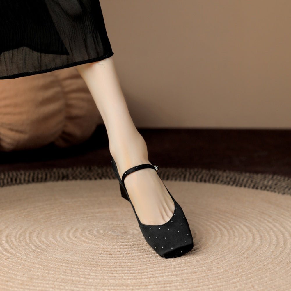 ラメドットスクエアトゥストラップパンプス｜オフィスカジュアル レディース 通販【ミレジェネ】