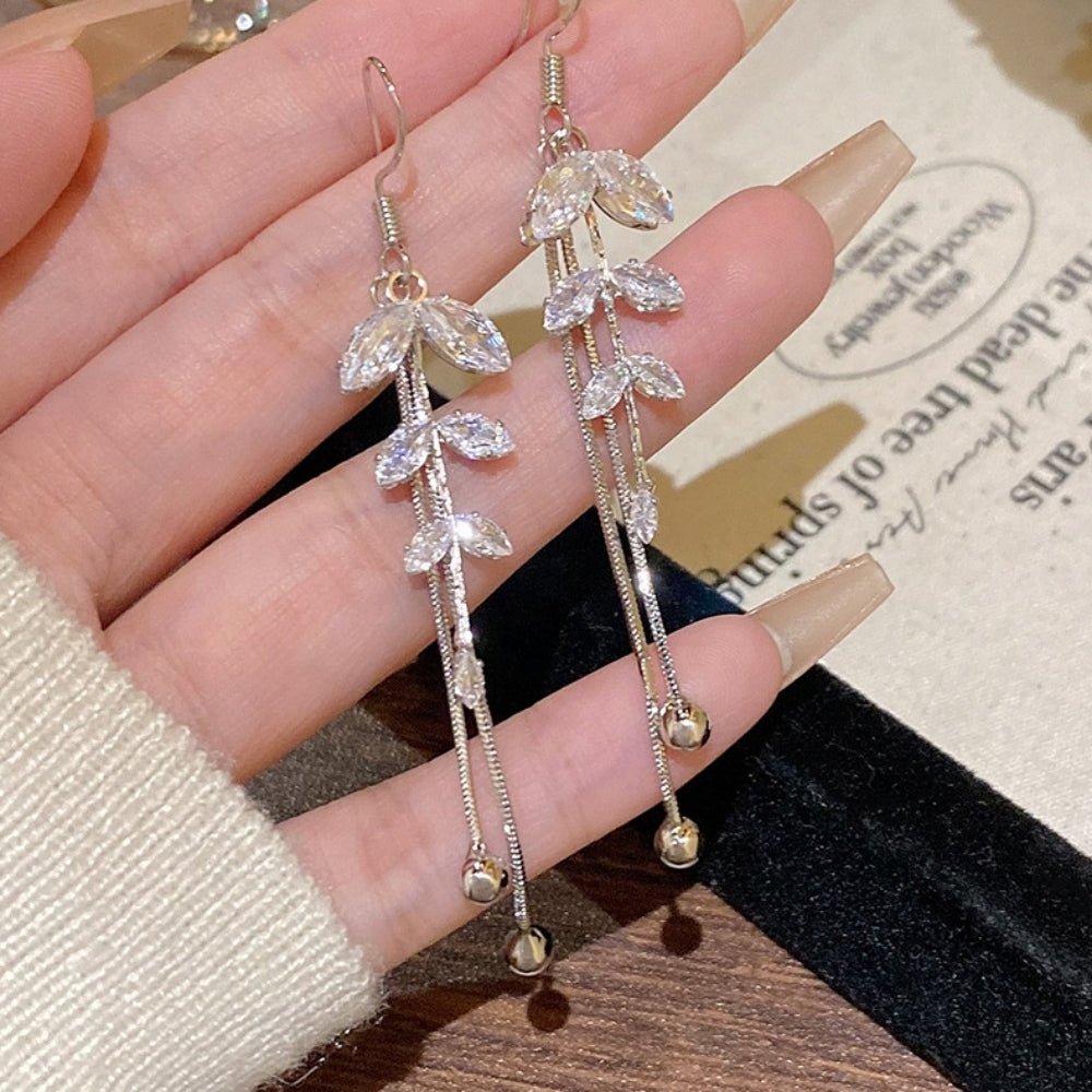 リーフドロップフリンジピアス｜オフィスカジュアル レディース 通販【ミレジェネ】