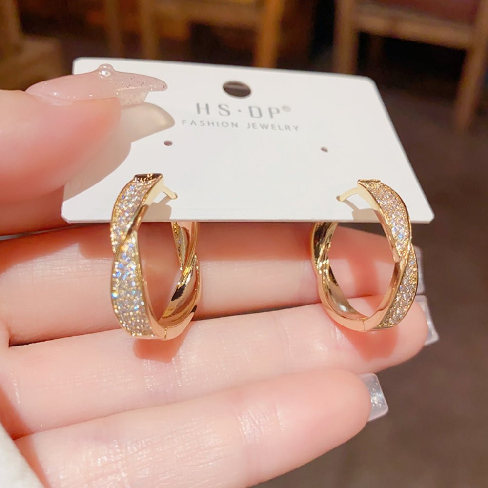 ツイストビジューフープピアス｜オフィスカジュアル レディース 通販【ミレジェネ】