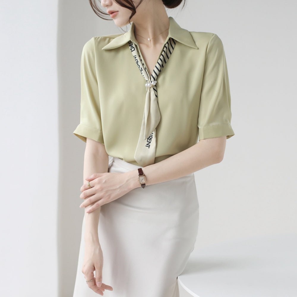 【骨格ストレートさんにおすすめ】アクセントスカーフ半袖ブラウス[ミレジェネ]｜オフィスカジュアル レディース 通販【ミレジェネ】
