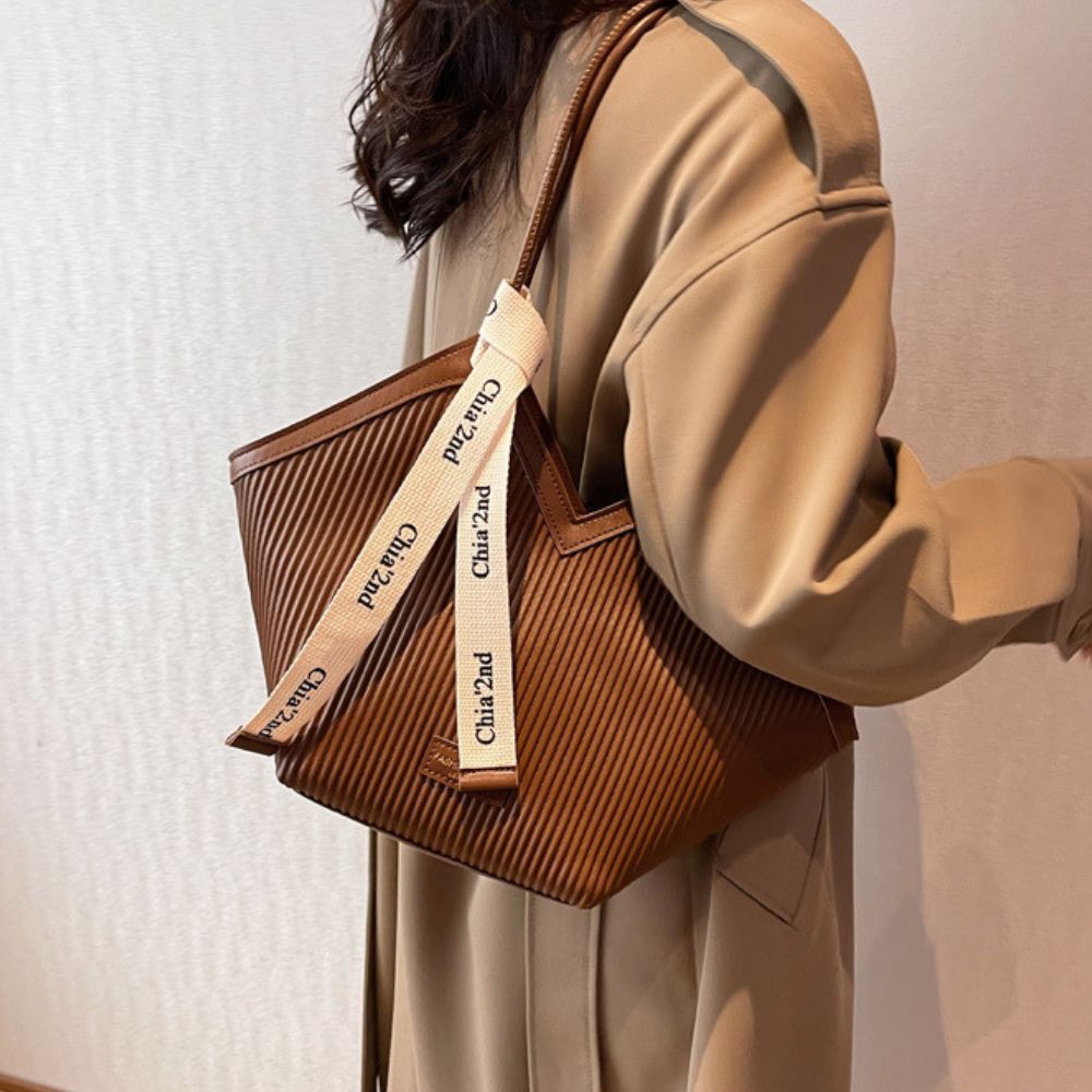 ブラウン トートバッグ 内ポケット付き kawakawaブラウン トートバッグ 内ポケット付き