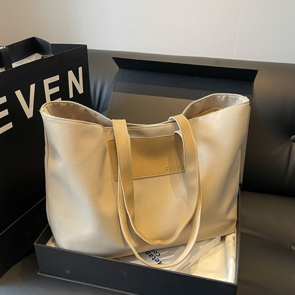 大容量布製外ポケット付き肩掛けバッグ｜オフィスカジュアル