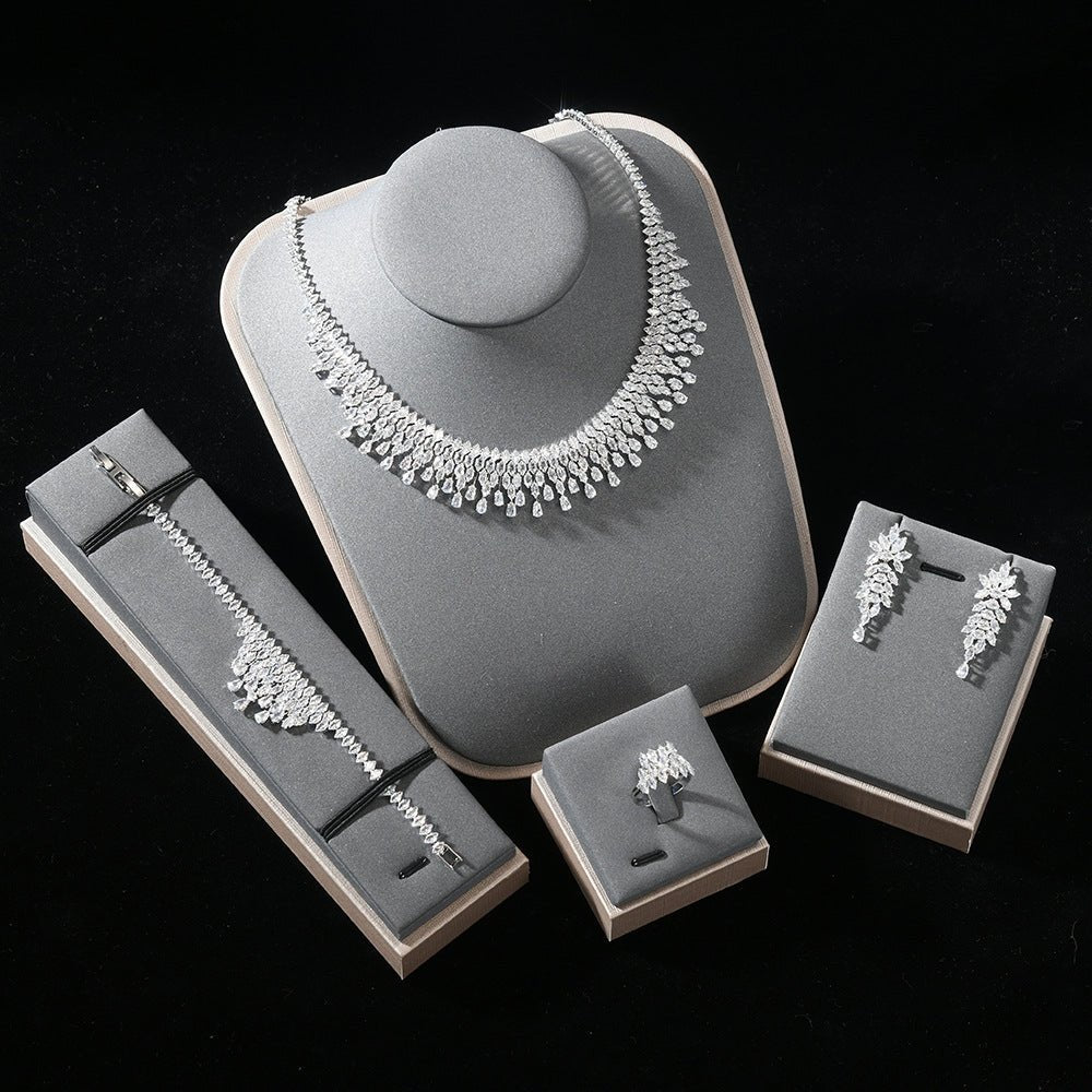 ビジュージュエリーフルセット｜オフィスカジュアル レディース 通販【ミレジェネ】