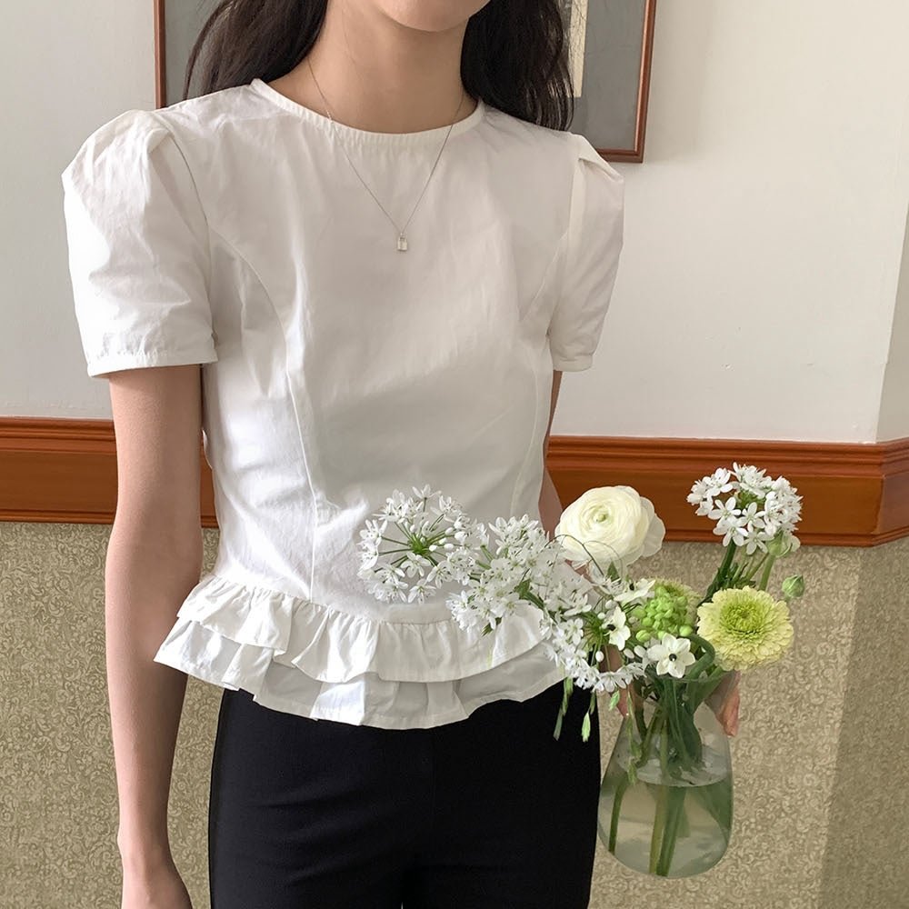 フリルヘムパフスリーブブラウス｜オフィスカジュアル レディース 通販【ミレジェネ】