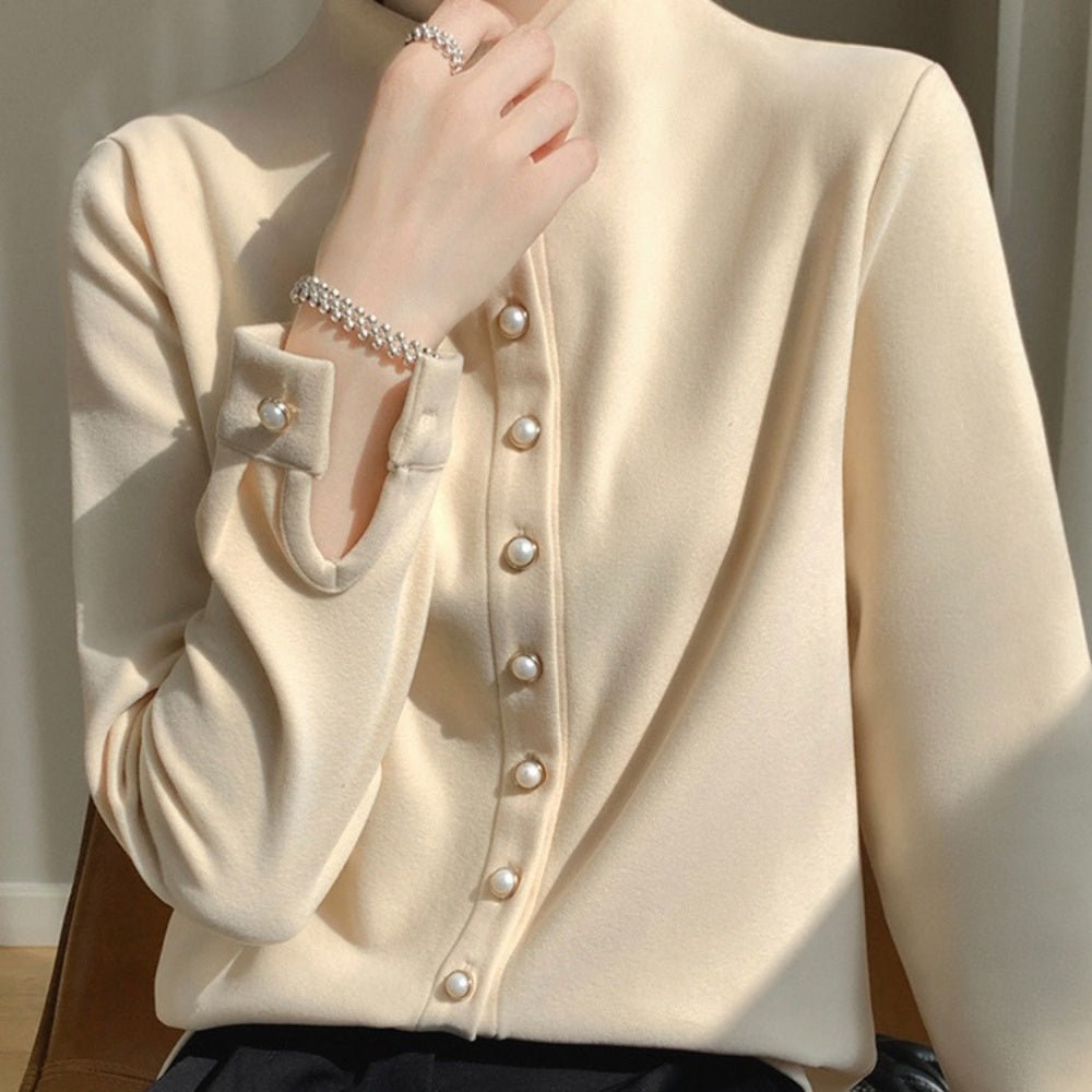 パールボタンボトルネックトップス｜オフィスカジュアル レディース 通販【ミレジェネ】