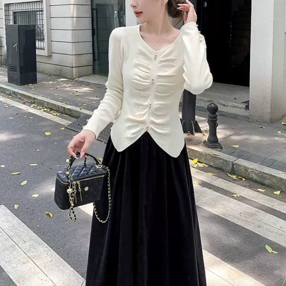 ゴールドボタンハートネックニットトップス｜オフィスカジュアル レディース 通販【ミレジェネ】