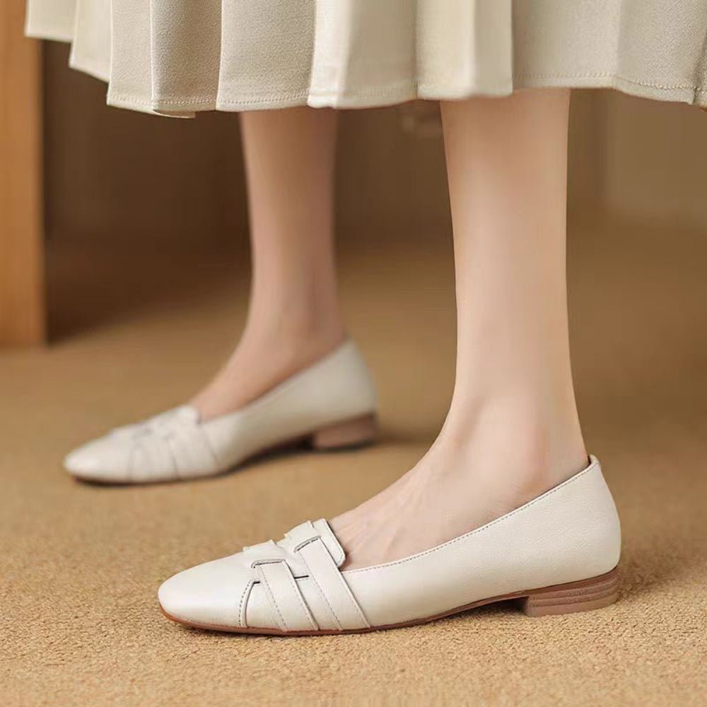 オフィスカジュアル　春　編み込みパンプス　ミレジェネ