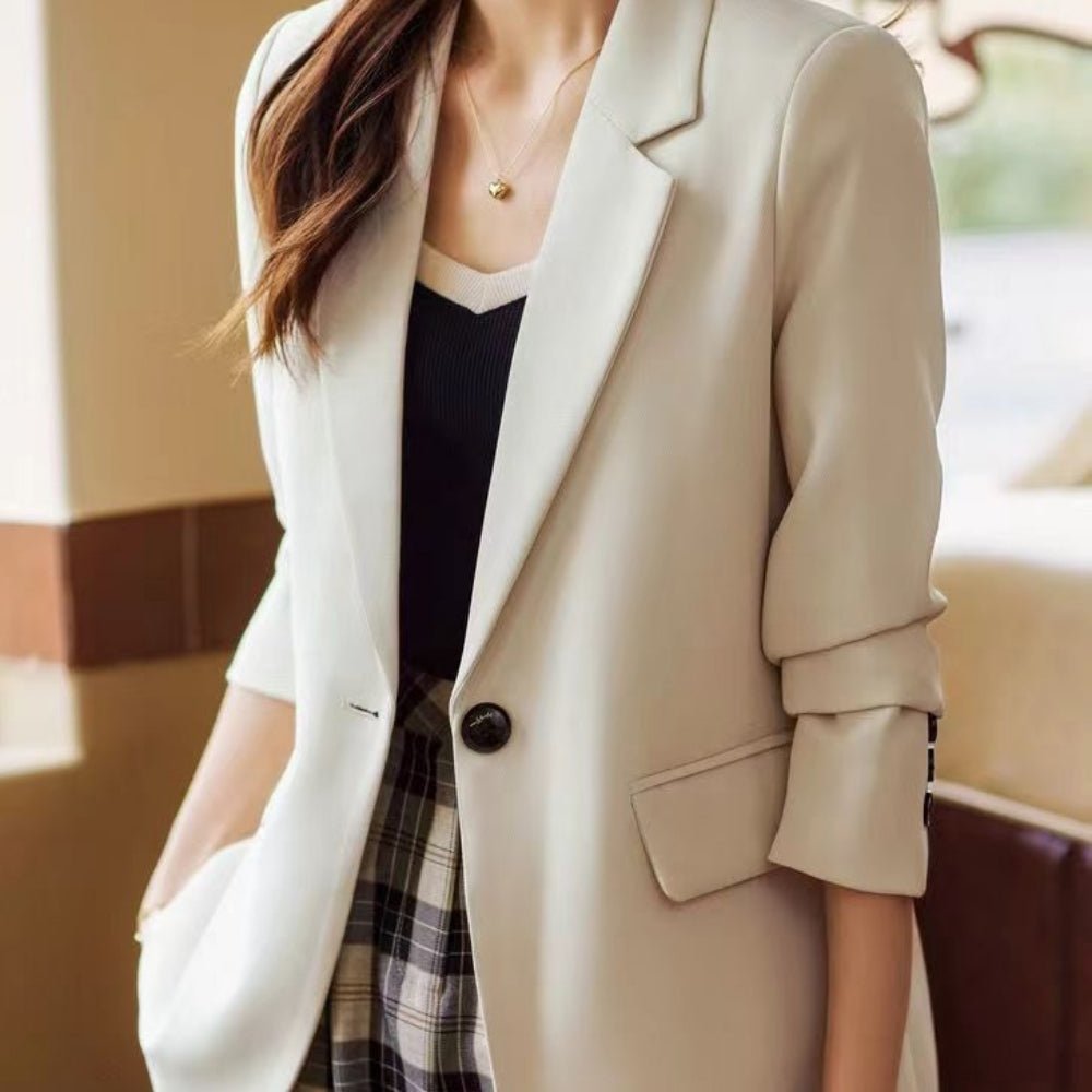 後ろスリットテーラードジャケット｜オフィスカジュアル レディース 通販【ミレジェネ】