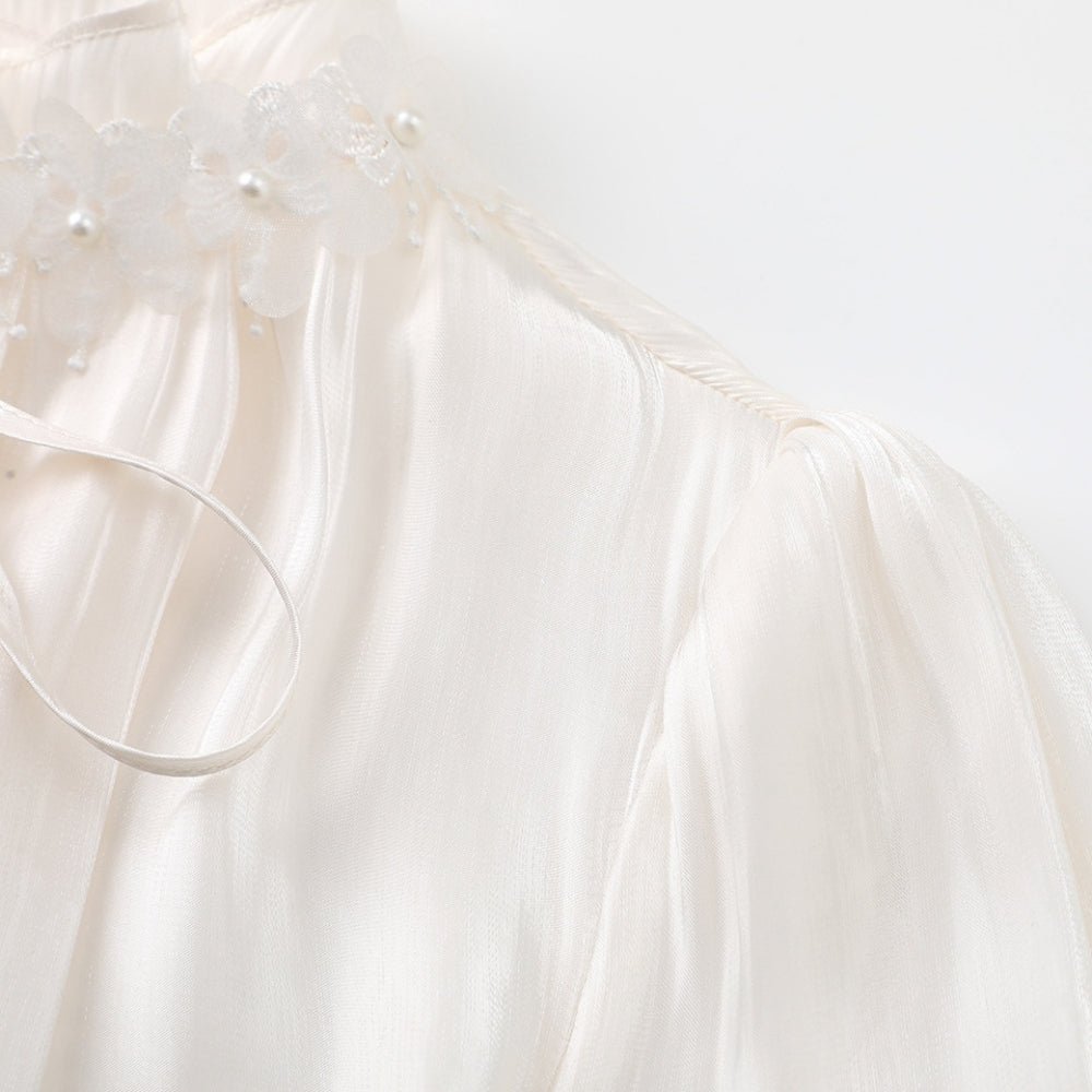 フラワーアクセントギャザーネックブラウス｜オフィスカジュアル レディース 通販【ミレジェネ】