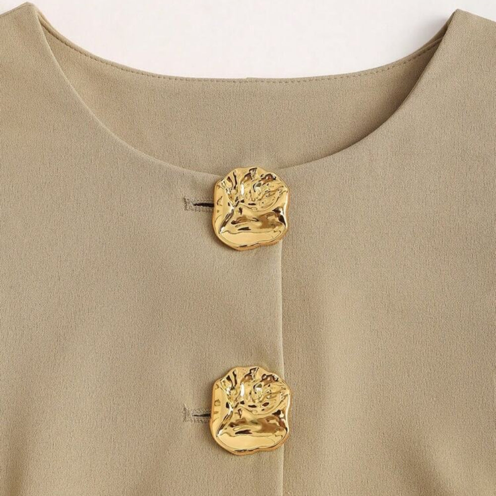 ゴールドボタンラウンドネックベスト｜オフィスカジュアル レディース 通販【ミレジェネ】