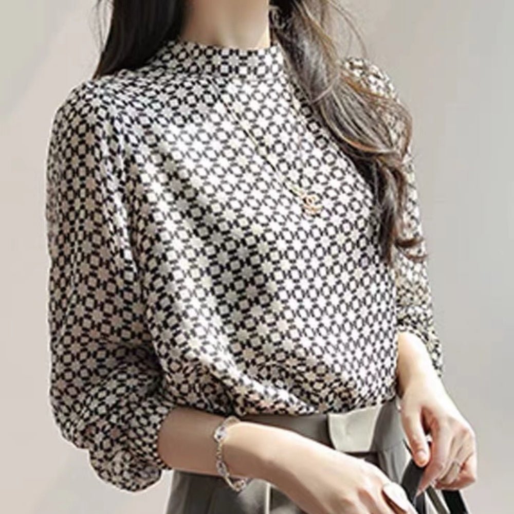 モノトーン幾何学プリントブラウス｜オフィスカジュアル レディース 通販【ミレジェネ】