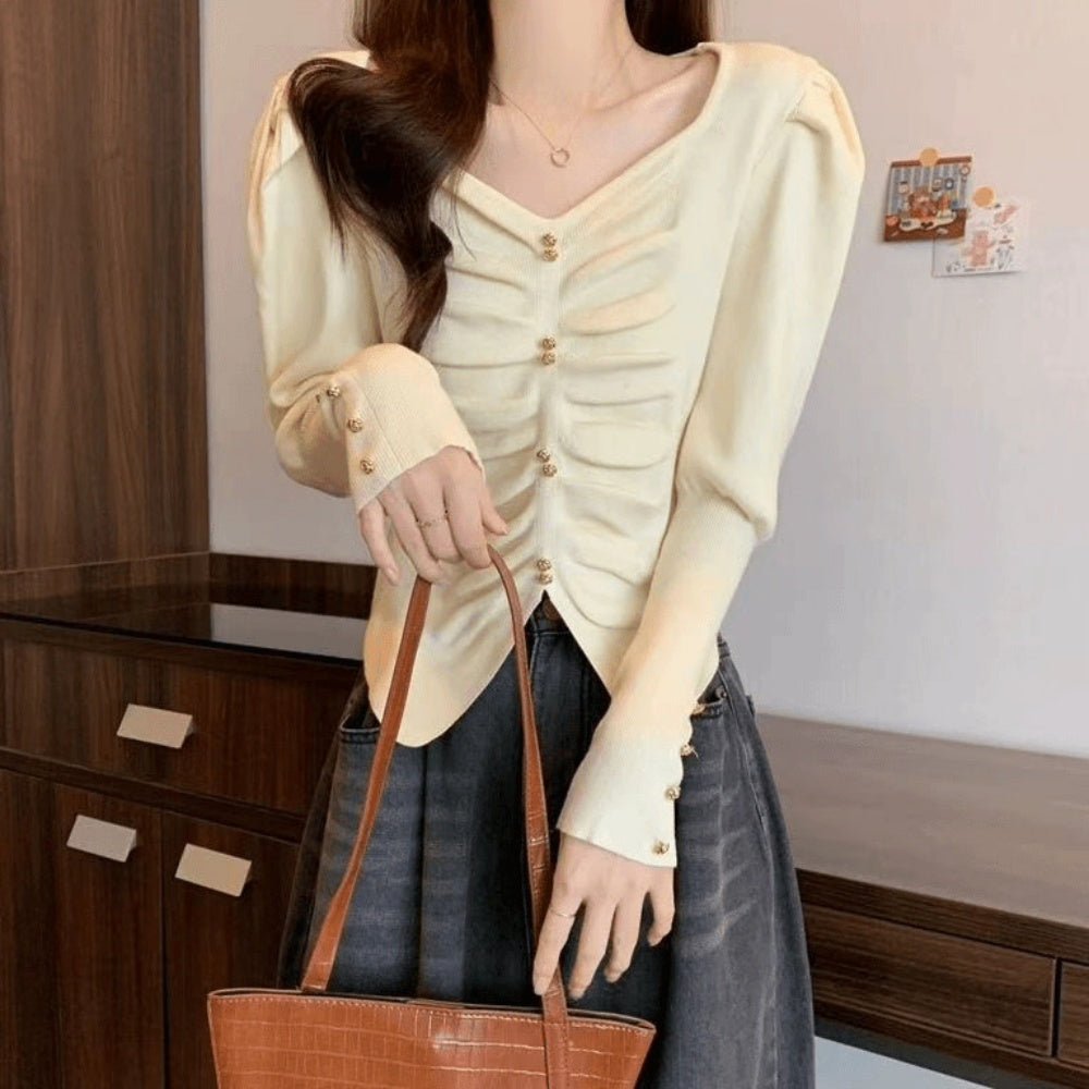 ゴールドボタンハートネックニットトップス｜オフィスカジュアル レディース 通販【ミレジェネ】