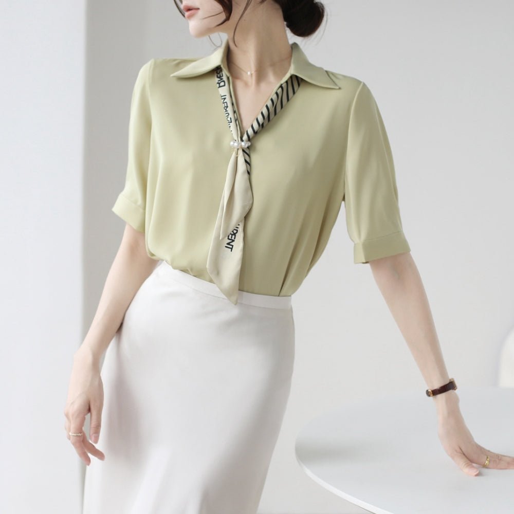 【骨格ストレートさんにおすすめ】アクセントスカーフ半袖ブラウス[ミレジェネ]｜オフィスカジュアル レディース 通販【ミレジェネ】