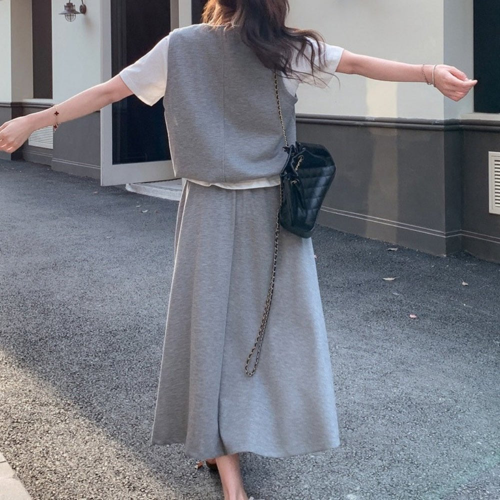 スウェットベスト・スカートセットアップ｜オフィスカジュアル