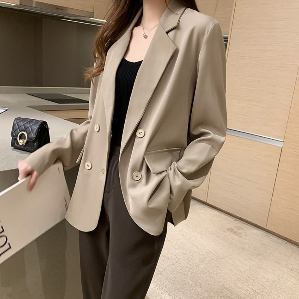 ポケットモチーフダブルボタンジャケット｜オフィスカジュアル