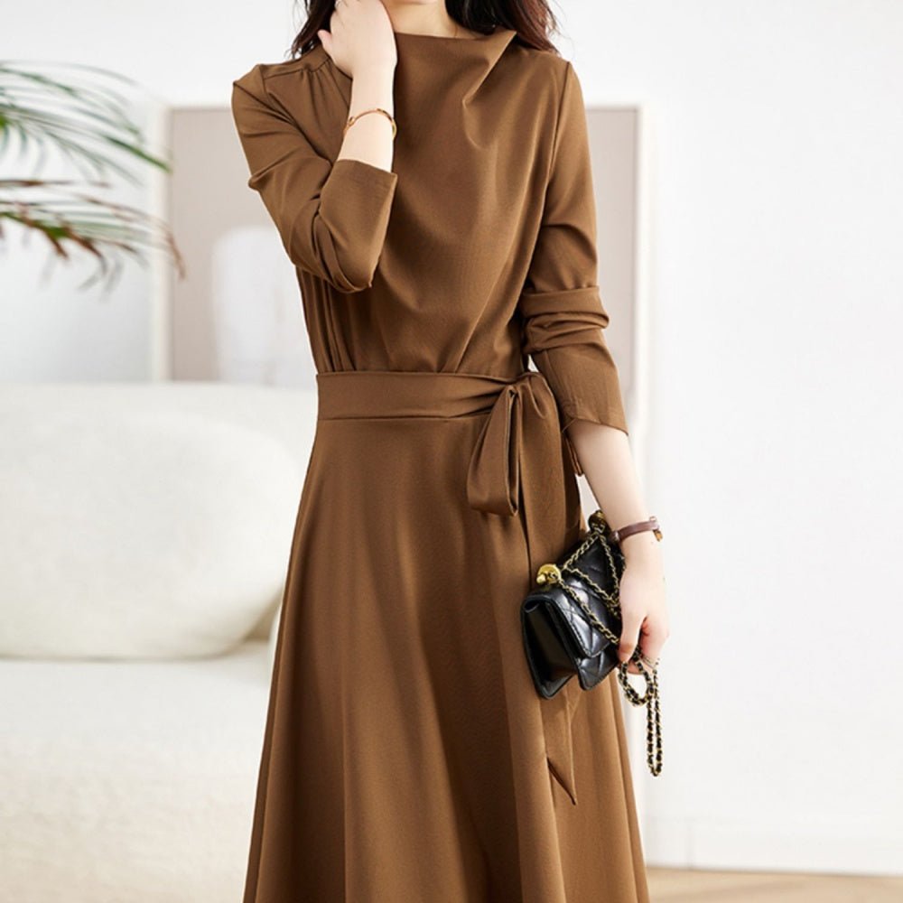 スパンコール花柄刺繍プチハイネックウエストマークAラインワンピースドレス Leja（レジャ）の「【LEJA】スパンコール花柄刺繍プチハイネック