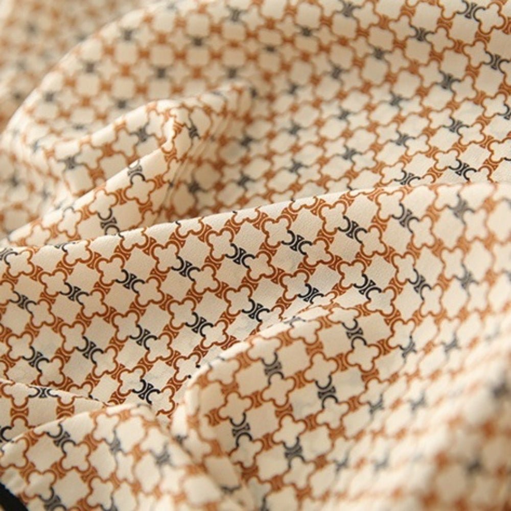 レトロ柄プリントトップス｜オフィスカジュアル レディース 通販【ミレジェネ】