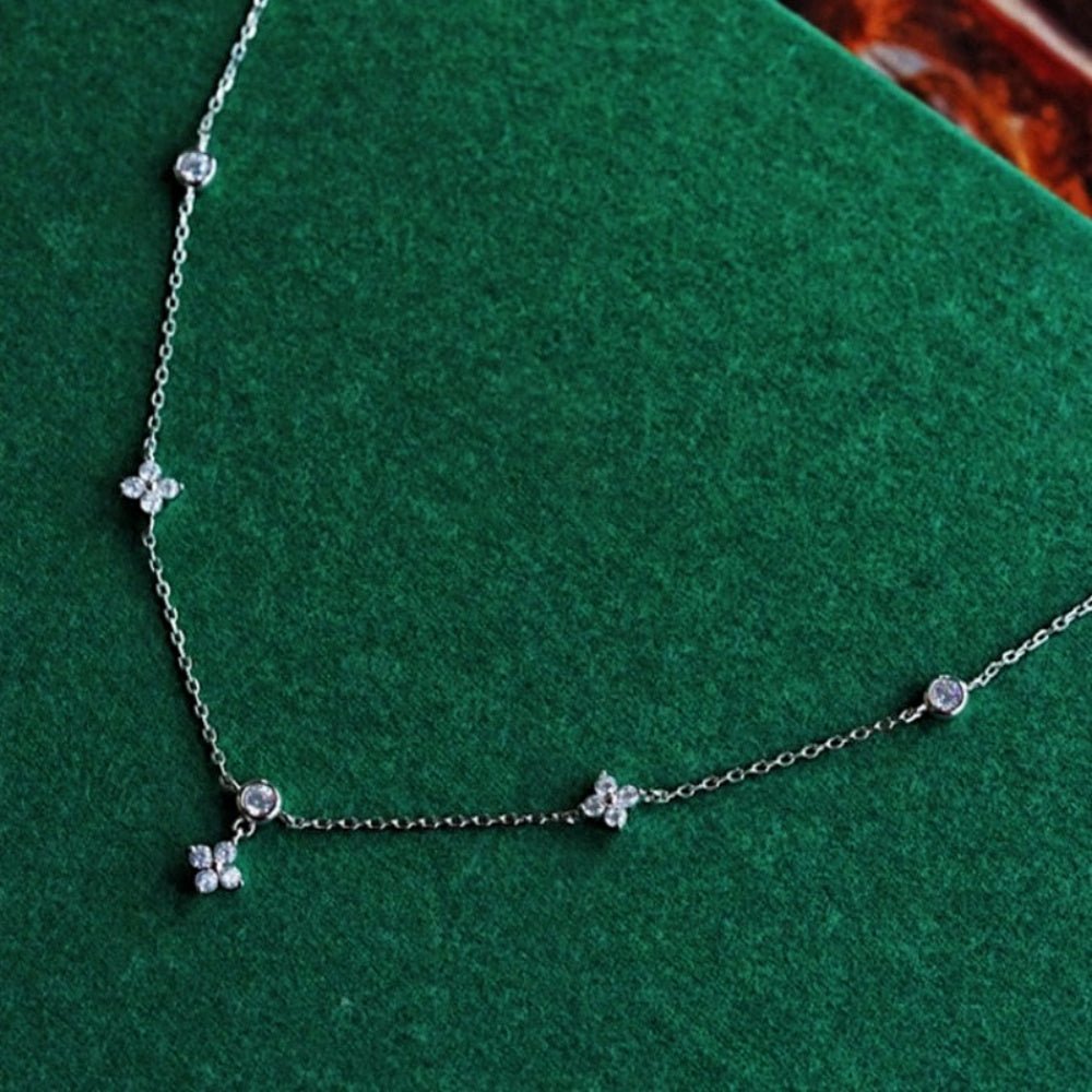 ステーションクローバーネックレス｜オフィスカジュアル レディース 通販【ミレジェネ】