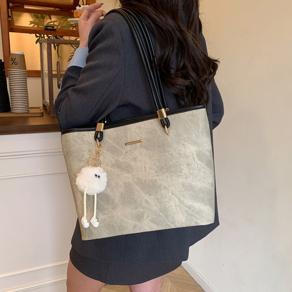 チャーム付きスクエアショルダーバッグ｜オフィスカジュアル レディース 通販【ミレジェネ】