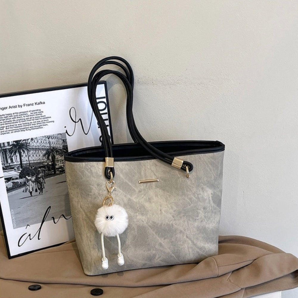 チャーム付きスクエアショルダーバッグ｜オフィスカジュアル レディース 通販【ミレジェネ】