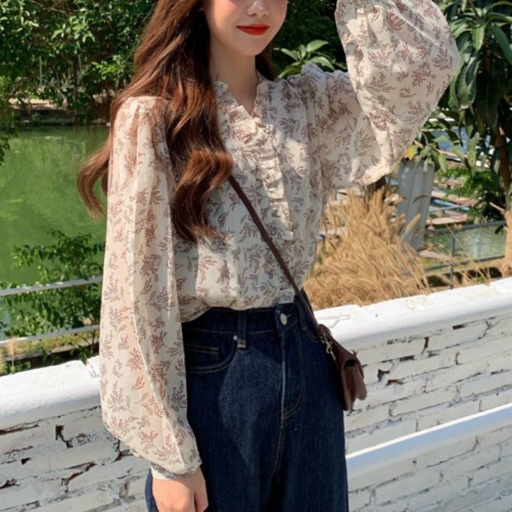 花柄フリルＶネックブラウス｜オフィスカジュアル レディース 通販【ミレジェネ】