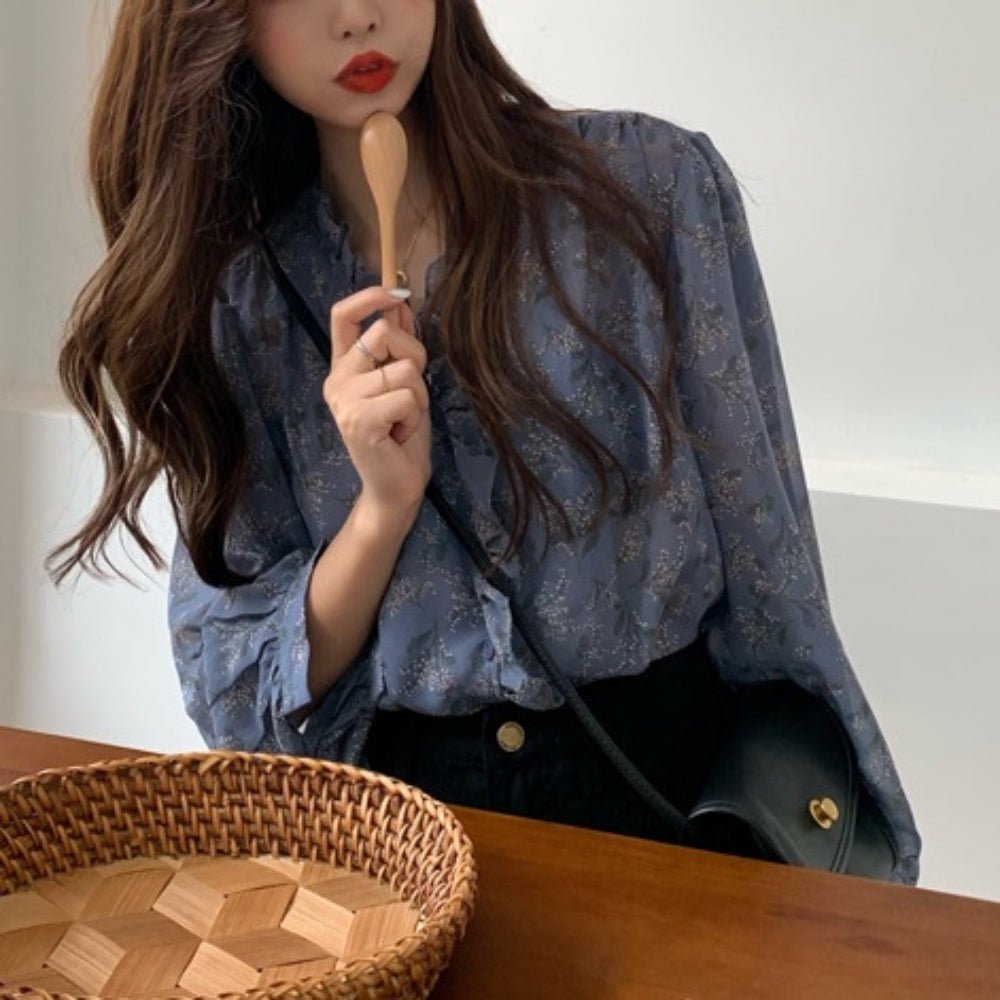 花柄フリルＶネックブラウス｜オフィスカジュアル レディース 通販【ミレジェネ】